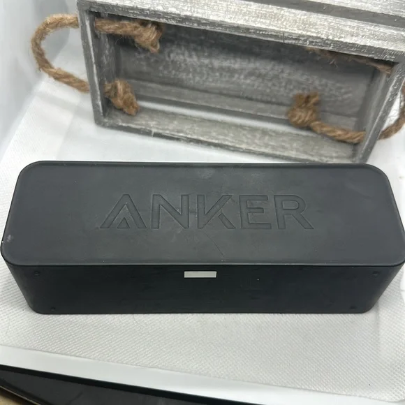 ANKER - Picture 3 of 4